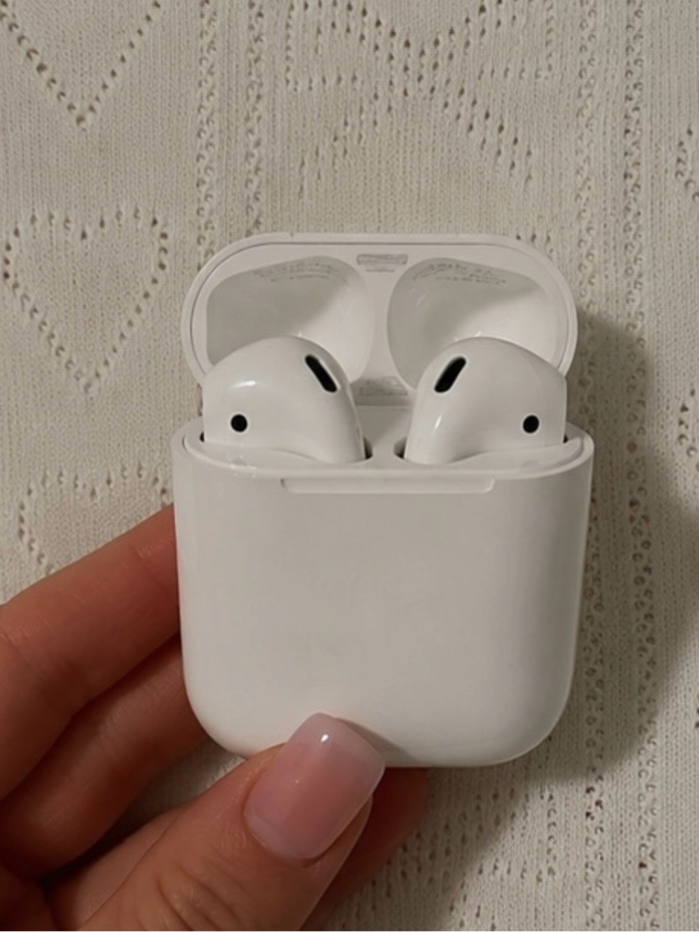 Apple AirPods 2nd generation with charging case